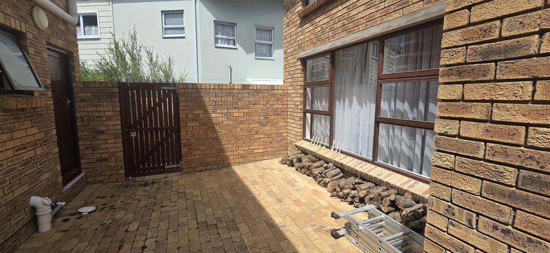 4 Bedroom Property for Sale in Glentana Western Cape